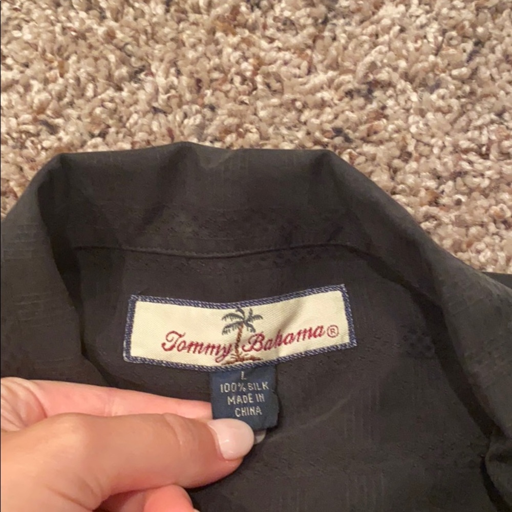 Tommy Bahama “King of the Green” Silk Shirt - Picture 5 of 9